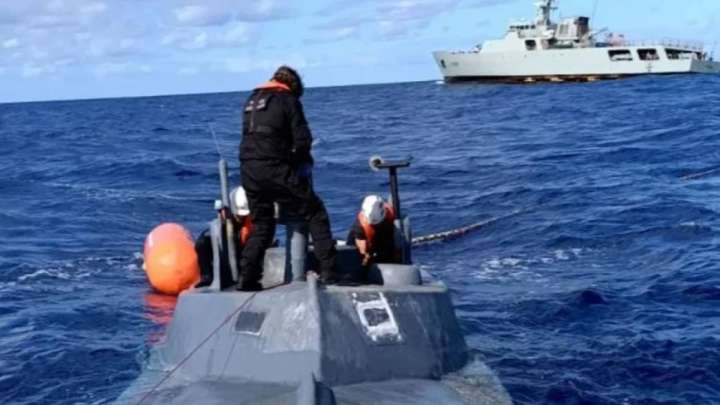 Қылмыстағы инновация. Португалдар есірткі тиеген сүңгуір қайықты ұстады