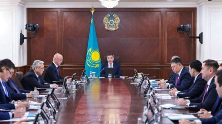 Олжас Бектенов: министрліктер мен әкімдіктер халық шағымына дереу жауап берсін!