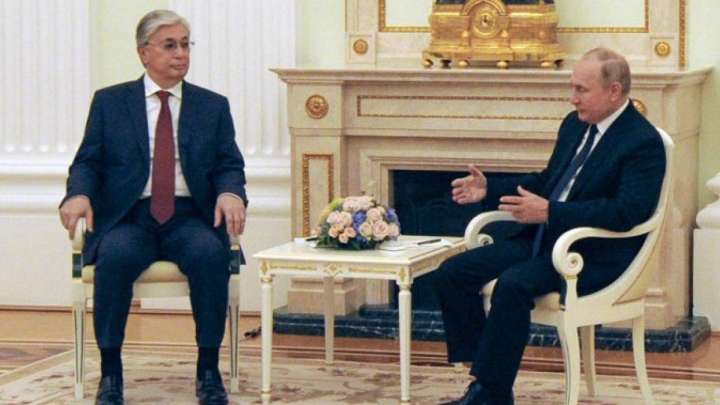 Кремльде Тоқаев пен Путиннің бейресми жеке кездесуі өтеді