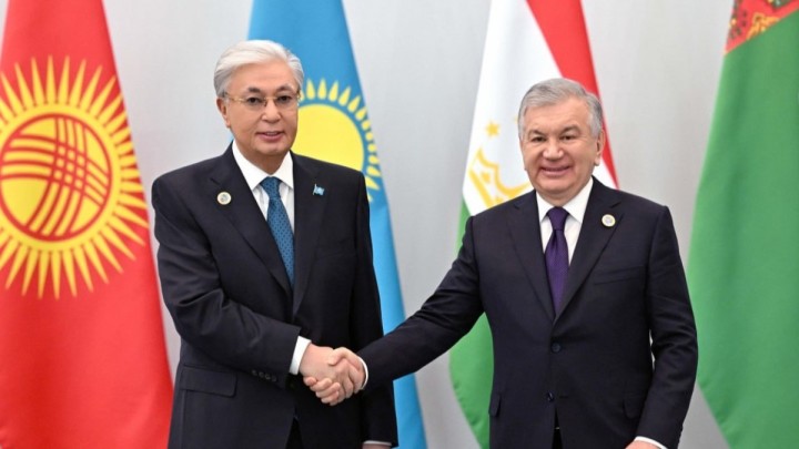 Тоқаев Ташкенттегі Конгресс орталыққа келді