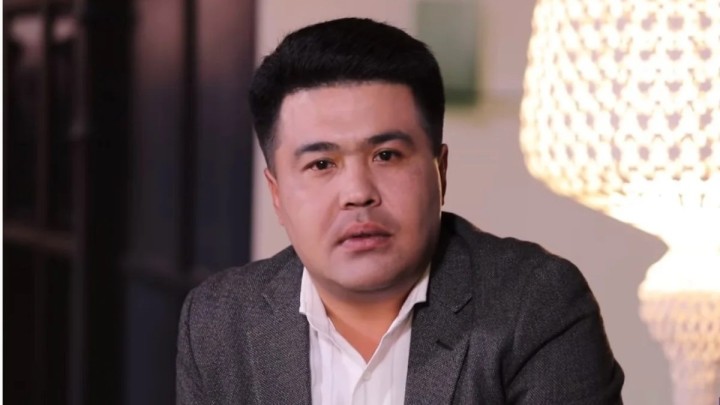 "Маңдайымызға жазылған тағдыр шығар": "Жігіттер" тобының әншісі балалық шағы туралы айтты