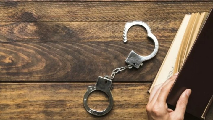 ШҚО-да қызы алимент төлемеген әкесін сотқа берді