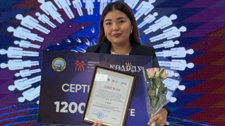 «Мен инклюзивті қоғам құруға үлес қосамын» көрме байқауының жеңімпаздары марапатталды