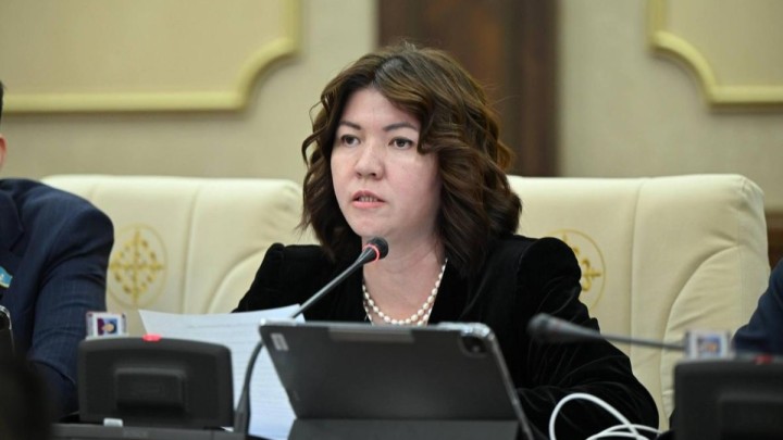 Жалақы көтеріле ме? Еліміздің бас педагогы көпшілікті толғандырған үлкен проблеманы айтты (ВИДЕО)