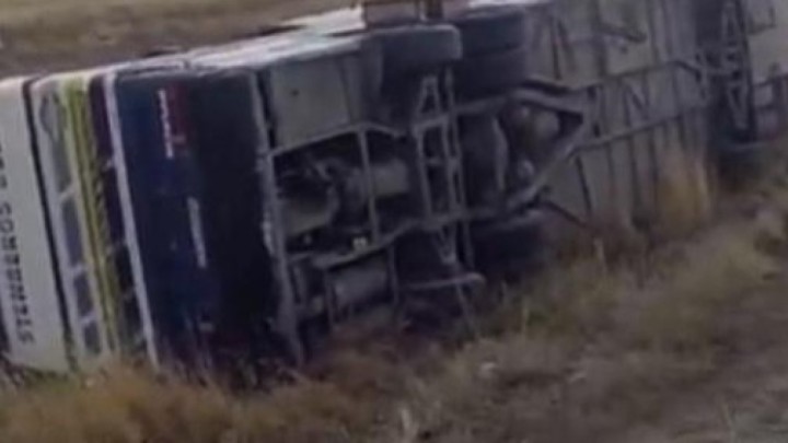 Ақтөбе облысында автобус аударылып, 5 адам қаза тапты