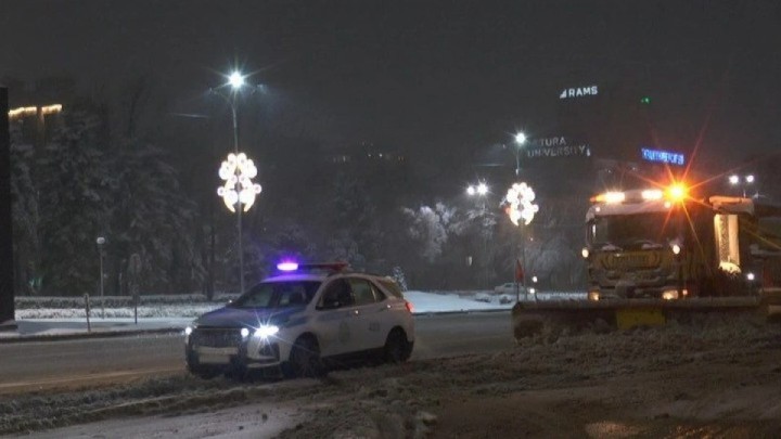 Көктайғақ, қалың қар: Алматыда бір түнде 58 жол-көлік оқиғасы болды