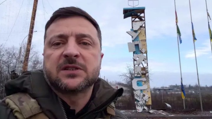 Зеленский Ресей “басып алған” Купянск қаласына барды