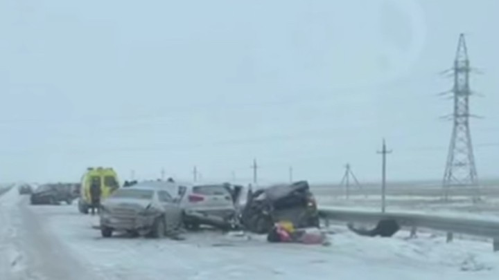 Ақмола облысында ірі жол-көлік оқиғасы: бір адам қаза тауып, екеуі жарақат алды