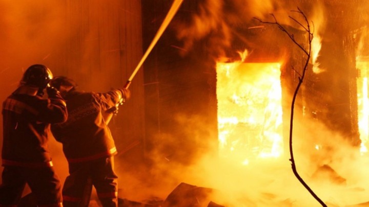 "81 адам": Жезқазғанда тұрғын үйден өрт шықты