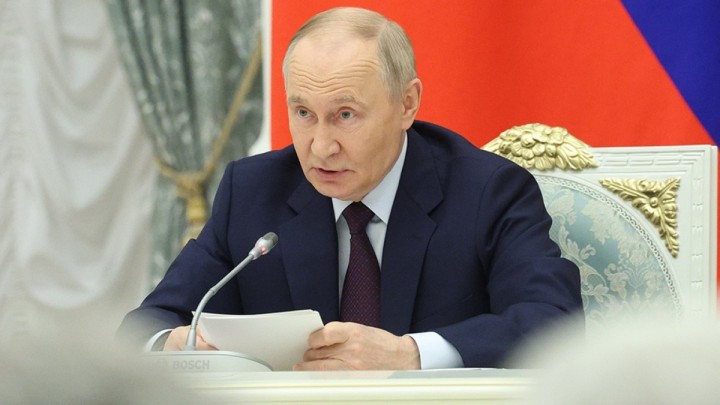 Кремль: Путин Украинаны Макронмен талқылауға дайын