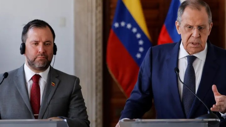 AP: Ресей Венесуэладан дипломаттардың отбасыларын эвакуациялай бастады