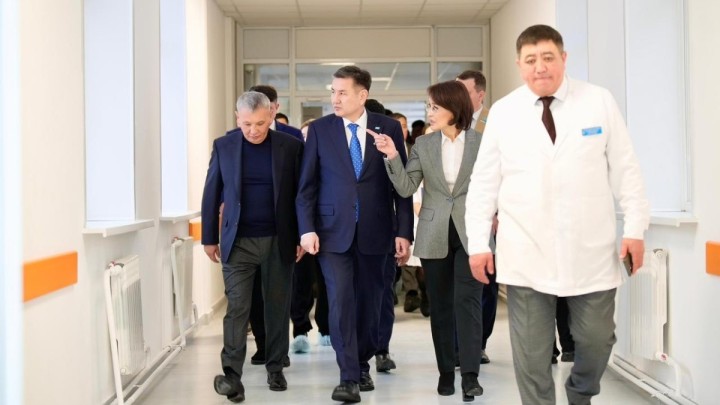 Сақтағанов пен Әлназарова Риддердегі жаңа аурухана кешенін аралап көрді