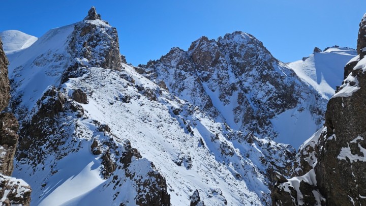 Алматы тауларында жоғалған үш адамның бірінің мәйіті табылды