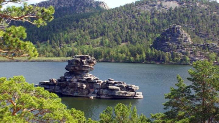 Тоқаев туризмнің дамуына кедергі келтіріп отырғандар туралы айтты