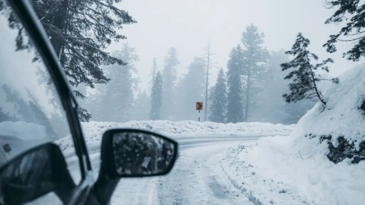 Күн райына байланысты үш өңірде көлік қозғалысы шектелді