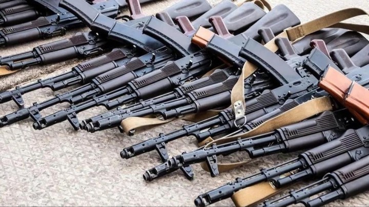 "Соғысқа дайындалып жатқан ел": Президент қару-жарақты көп көлемде шығаруды тапсырды