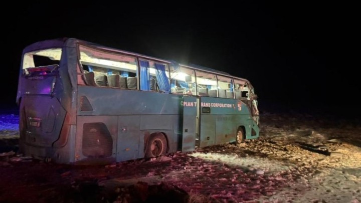 Маңғыстау облысында автобус аударылып, 4 адам қаза тапты