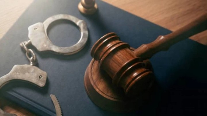 Астанада шөбересін зорлаған 82 жастағы қария 20 жылға сотталды