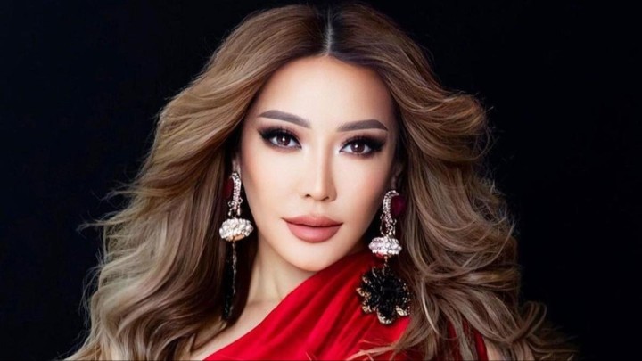 "Шашынан тартып сүйреген": Танымал әнші Маржан Арапбаеваны күйеуі ұрып-соққан (ФОТО)