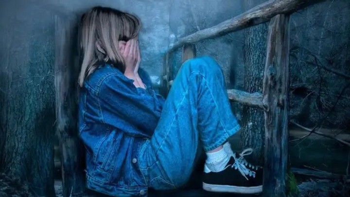 12 жастағы қызды туысы бір жарым жыл бойы зорлап келген