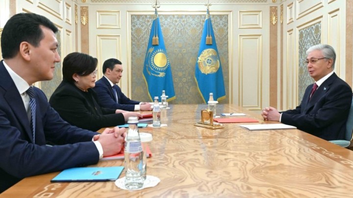 Преамбула жаңарады: Тоқаев Конституциялық комиссиямен кездесті