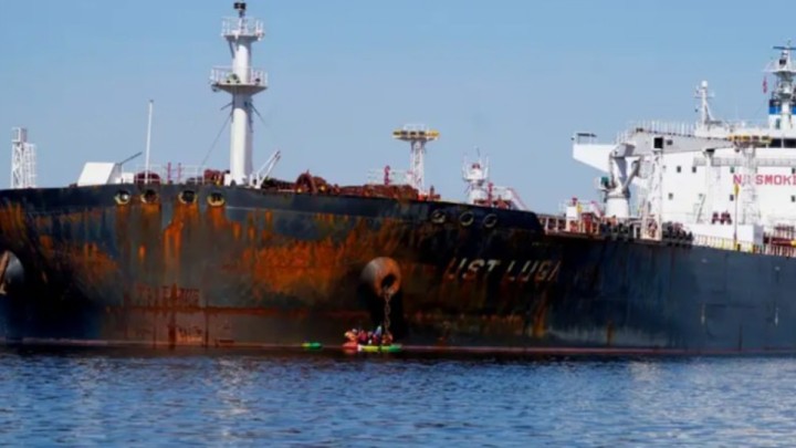 Испания Ресейдің санкцияға іліккен танкерін тоқтатпай отыр