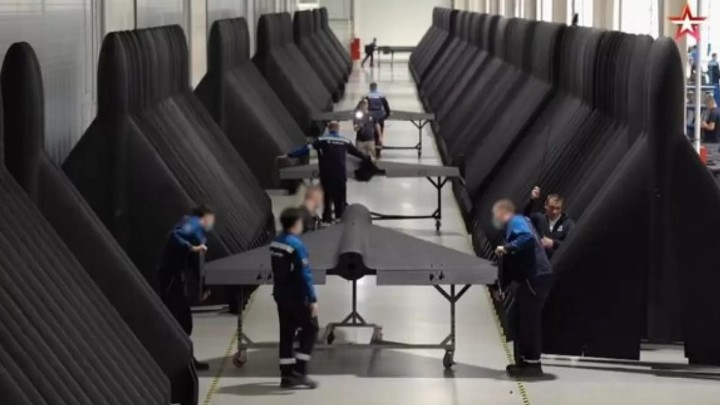 Ресейде дрон жинайсың. Жұмысы - 12 сағаттық, жалақысы аз.