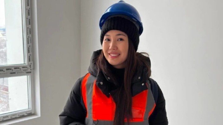 Күн сайын 100 теңгеден жинаған қазақ қызы ең соңында 42 миллион тұратын үйге қол жеткізді