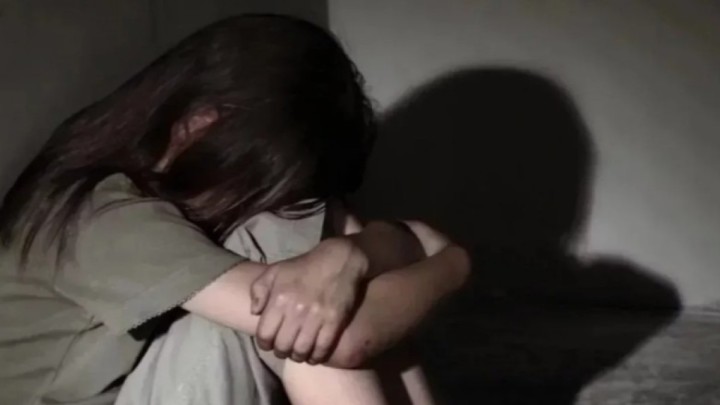 Ақтөбе облысында мектеп оқушысын зорлаған 64 жастағы зейнеткер 21 жылға сотталды