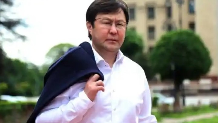 Ақберен Елгезек: Ата заңды тізеге басып қабылдайсыңдар