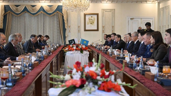 Тоқаев Пәкістан Премьер-министрін Қазақстанға шақырды