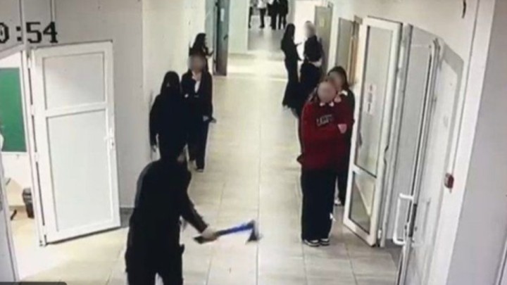 Құлсарыда оқушы қатарластарына балта ала жүгірді: жарақат алғандар бар