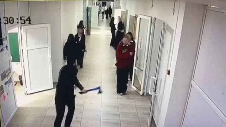 Құлсарыдағы мектепте балта ала жүгірген оқушы үйқамаққа жіберілді