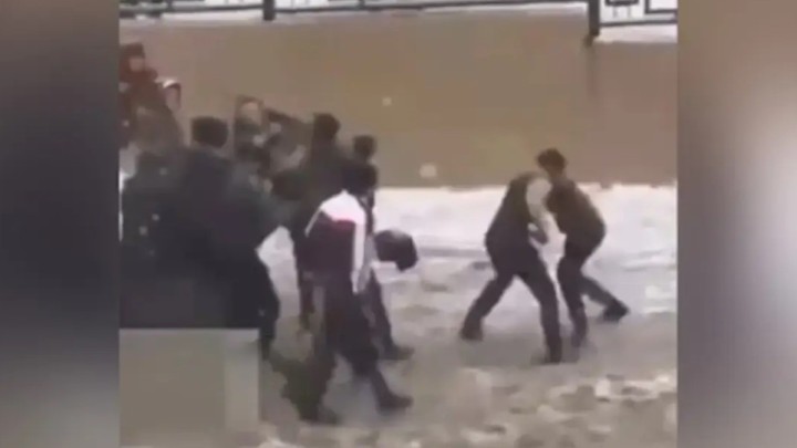 Шымкент көшесінде тағы да жаппай төбелес болып, күдіктілер ұсталды