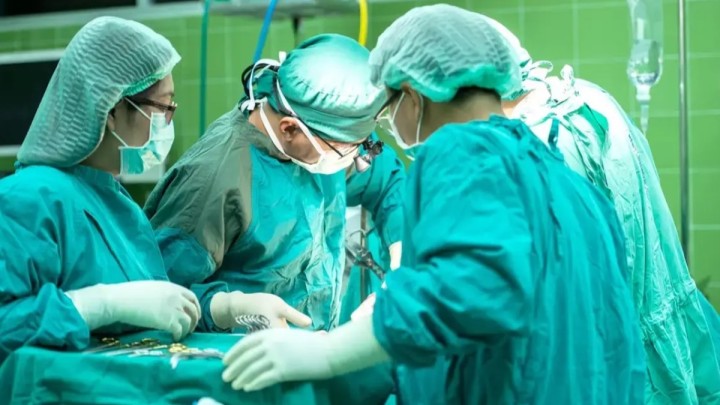 Алматыда бір жасар сәби 31 магнит жұтып қойған