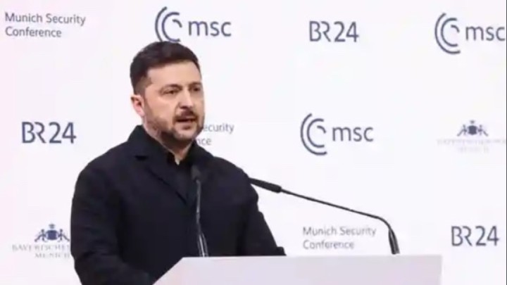 Зеленский: Украина сайлауға дайын, бірақ атыс тоқтатылуы тиіс