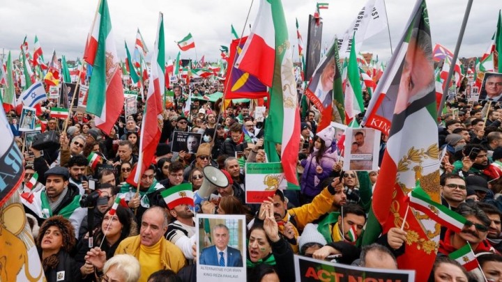 Мюнхенде Иран режиміне қарсы 250 мың адам шеруге шықты