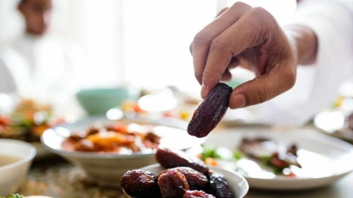 Цифрлы ораза деген шықты. Дінтанушы ауызашардан фото, видео салатындарға кеңес берді