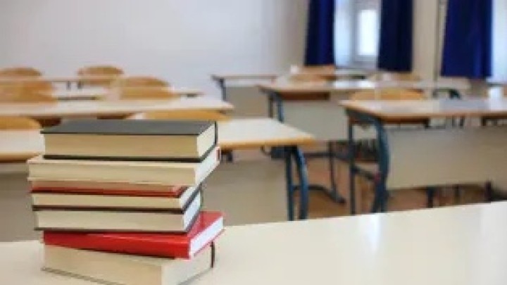 Павлодар облысында мектеп оқушылары мен колледж студенттері қашықтан оқуға көшеді