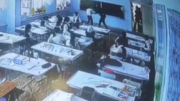 10-сынып оқушысы сабақ үстінде 69 жастағы мұғалімін сабап тастап, ауруханадан бір-ақ шығарған