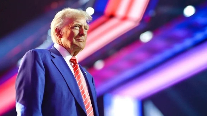 Трамп Қырымға байланысты Ресейге салынған санкцияларды ұзартты