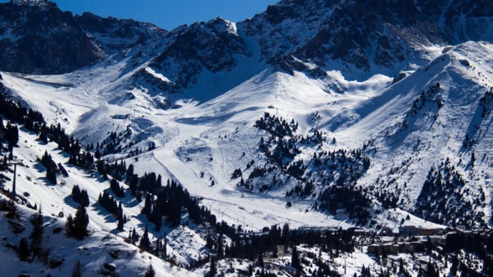 Алматы тауларында ер адам қар көшкіні астында қалған