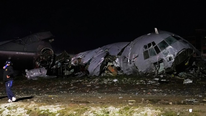 "20 адам қаза тапты": Мемлекеттік маңызы бар дүниені тасымалдаған ұшақ апатқа ұшырады (ФОТО)