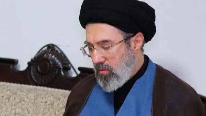 Хаменейдің ұлы билік басына келді