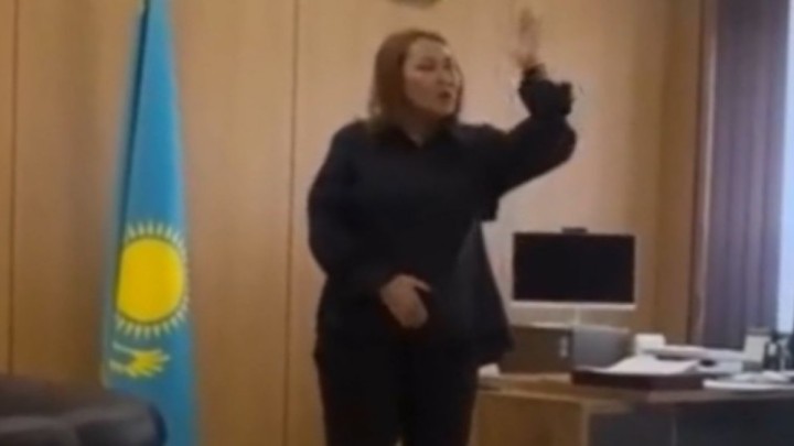 Колледждегі кикілжің: Алматы қаласының білім басқармасы директордың әрекетіне қатысты мәлімдеме жасады