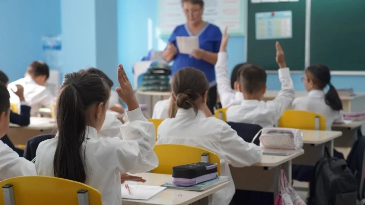 Шұғыл хабар! Еліміздің бас педагогы барша мұғалімнің бас қайғысына айналған мәселені көтерді