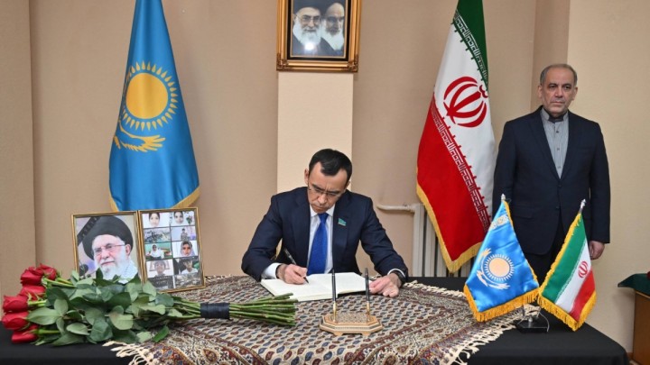 Тоқаевтың тапсырмасымен Маулен Әшімбаев Иран елшілігіне барды