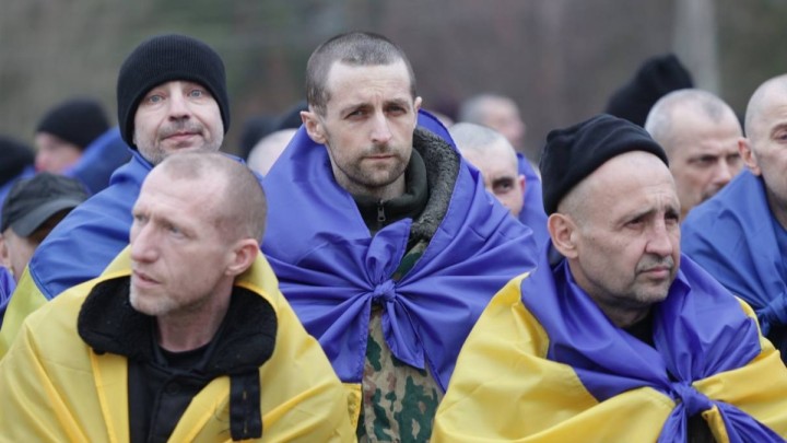 Украина мен Ресей "300-ге 300" формуласы бойынша тұтқын алмасты