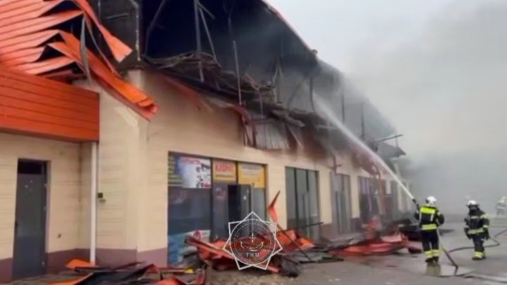 Шымкентте автокөлік жөндеу кешені өртенді