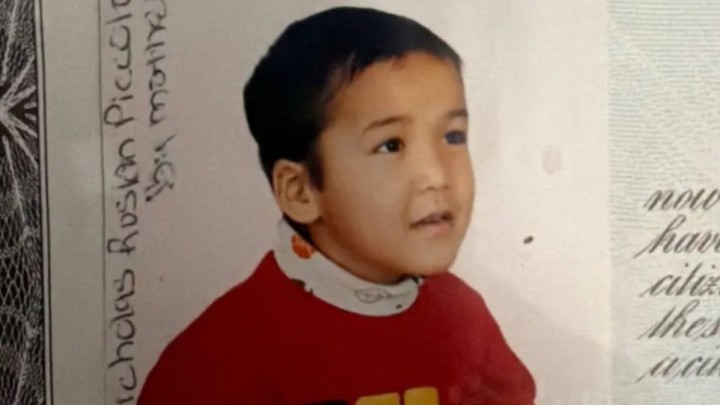 Америкалық отбасы асырап алған ер адам Қазақстандағы ата-анасын іздеп жүр